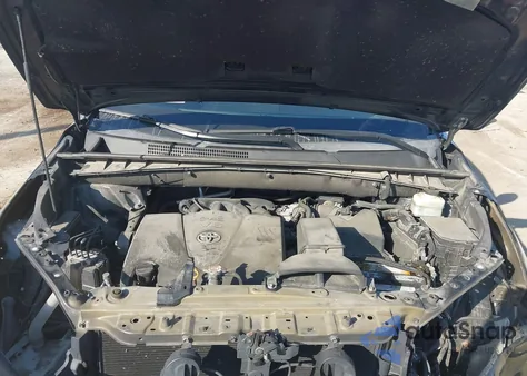 2018 Toyota Highlander Limited Platinum z USA, uszkodzony, nr VIN 5TDDZRFH7JS498107